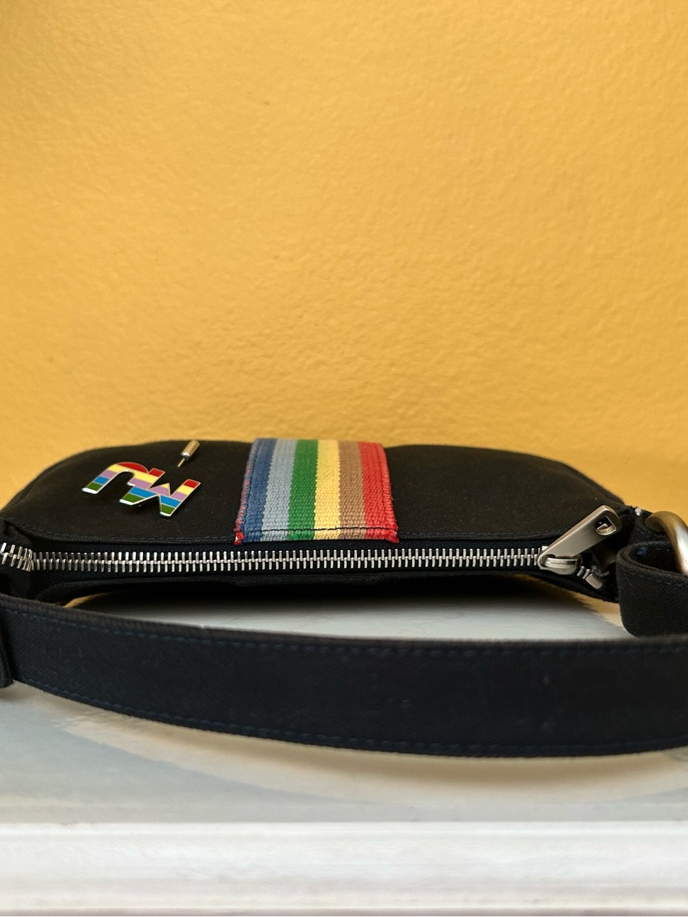 Marc Jacobs Black Canvas Rainbow Stripe Shoulder Bag Y2K Baguette Festivalstyle - Picture 11 of 13